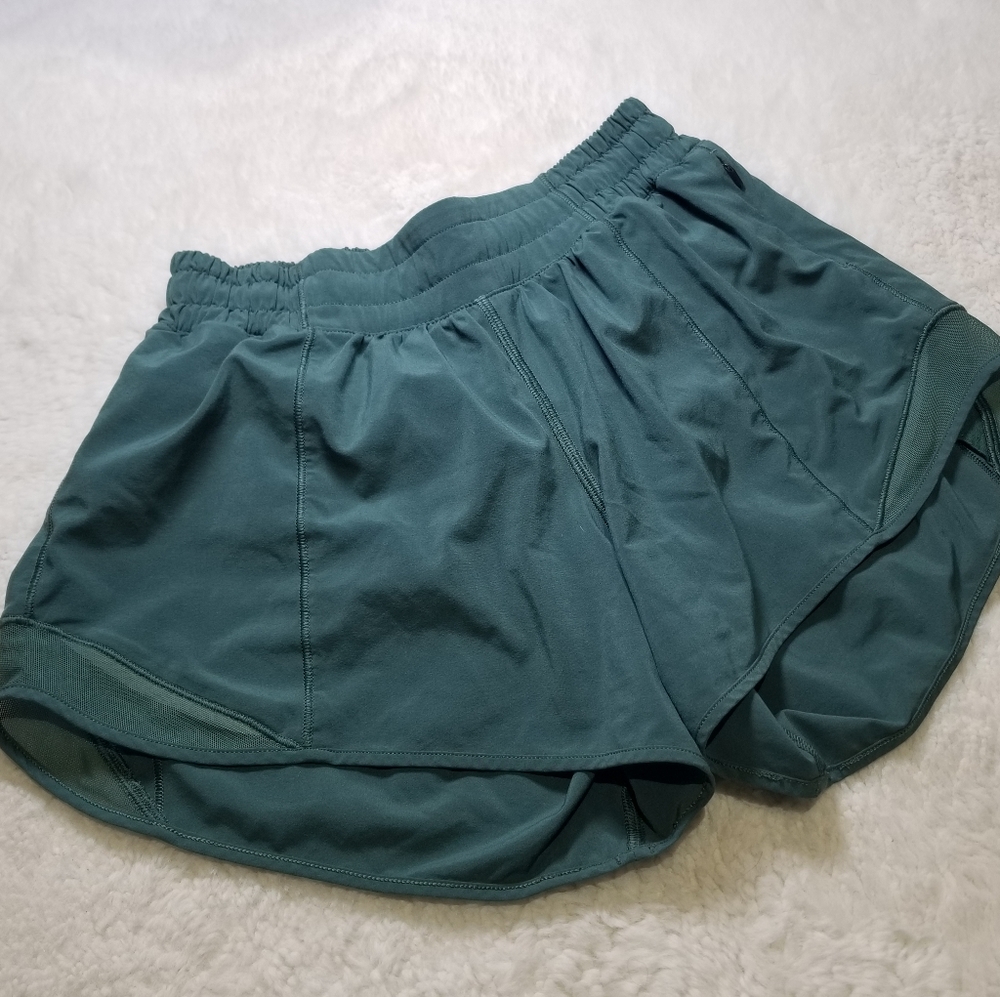 Lululemon Hotty Hot Short II Long 4"